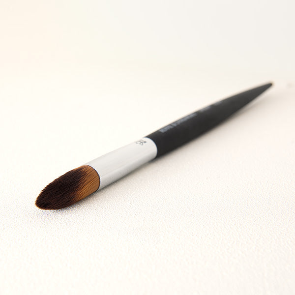 BOM205 Pointed Crescent Concealer Brush - Image 4